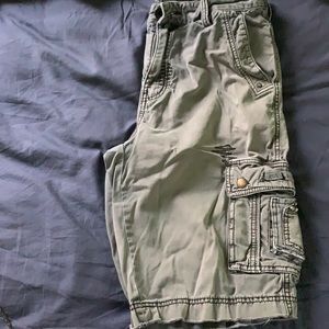 Men’s Guess gray shorts, size 33
